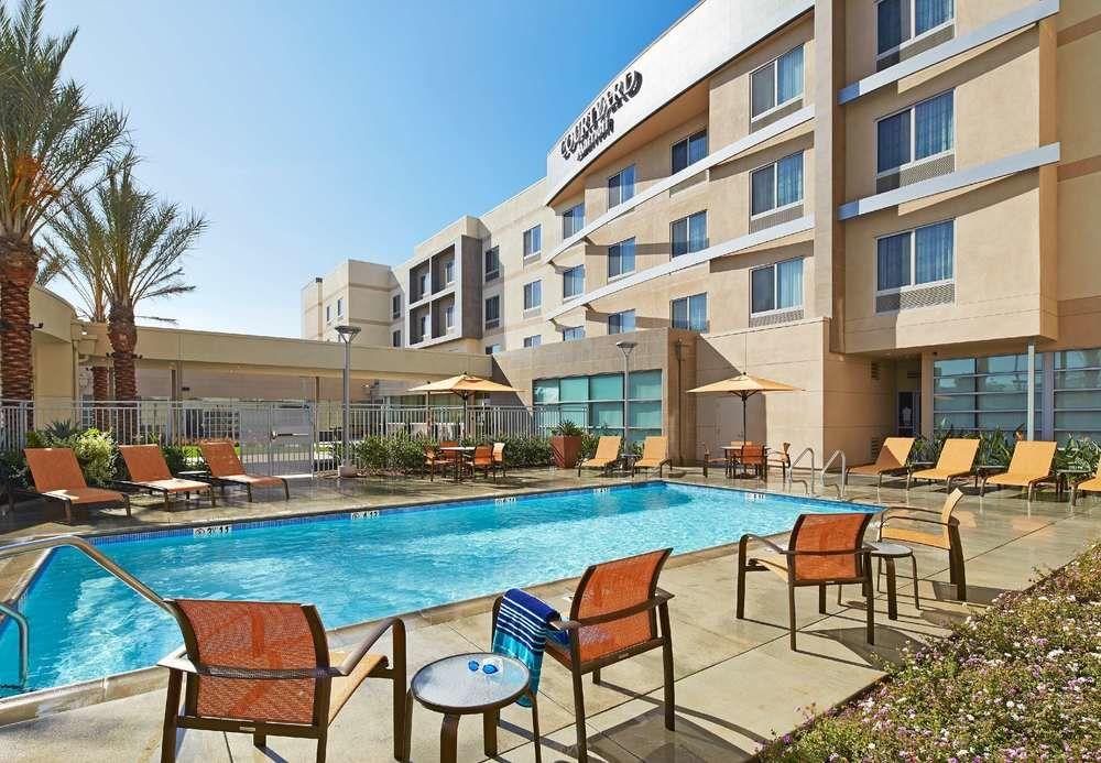 Courtyard Long Beach Airport Экстерьер фото
