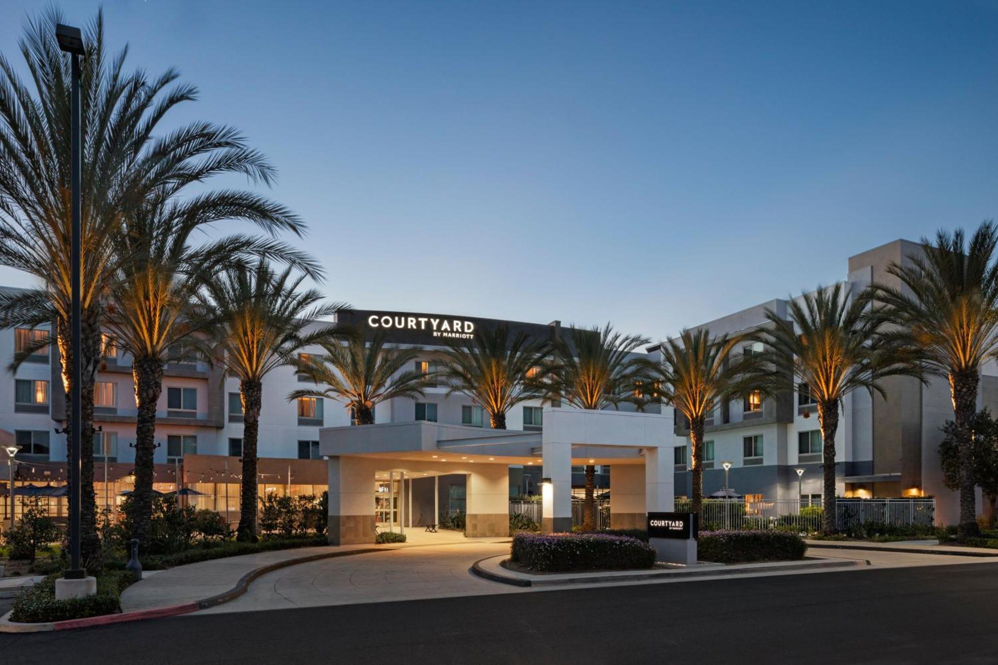 Courtyard Long Beach Airport Экстерьер фото