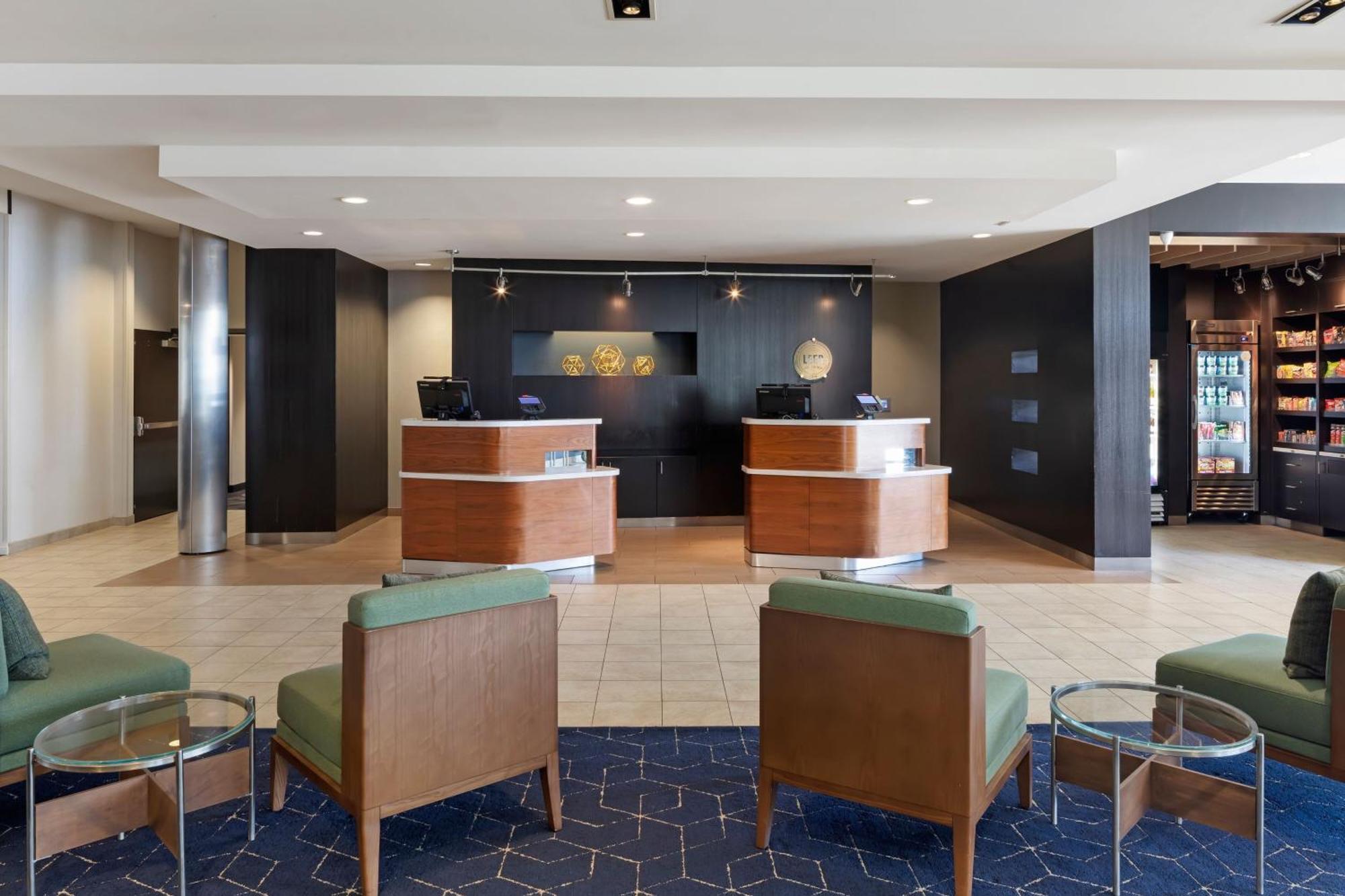 Courtyard Long Beach Airport Экстерьер фото